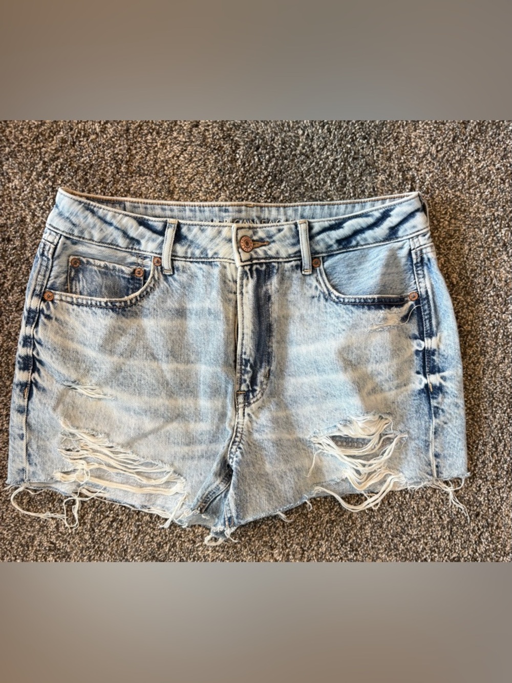American Eagle Outfitters Light Blue Denim Jeans with Tan Stitching